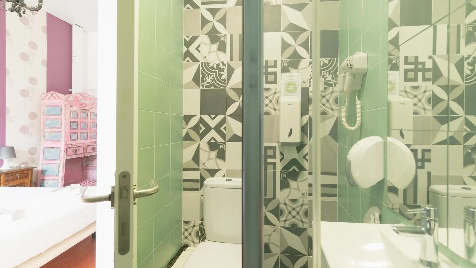 Sunset Destination Hostel Lisbon