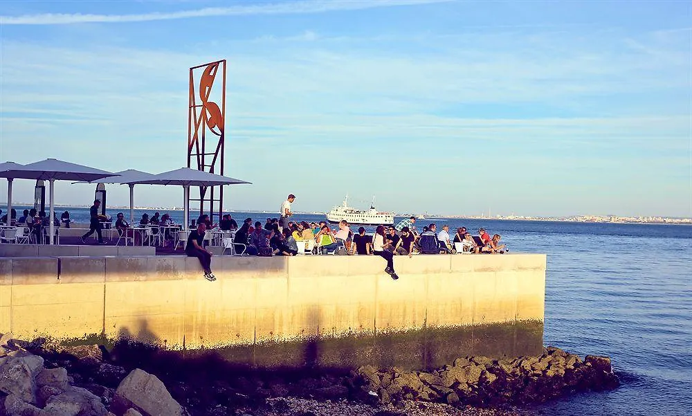 Sunset Destination Hostel Lisbon